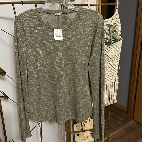 Free People Intimately Aura Layering Top. New with tags, size XL. - Picture 5 of 8